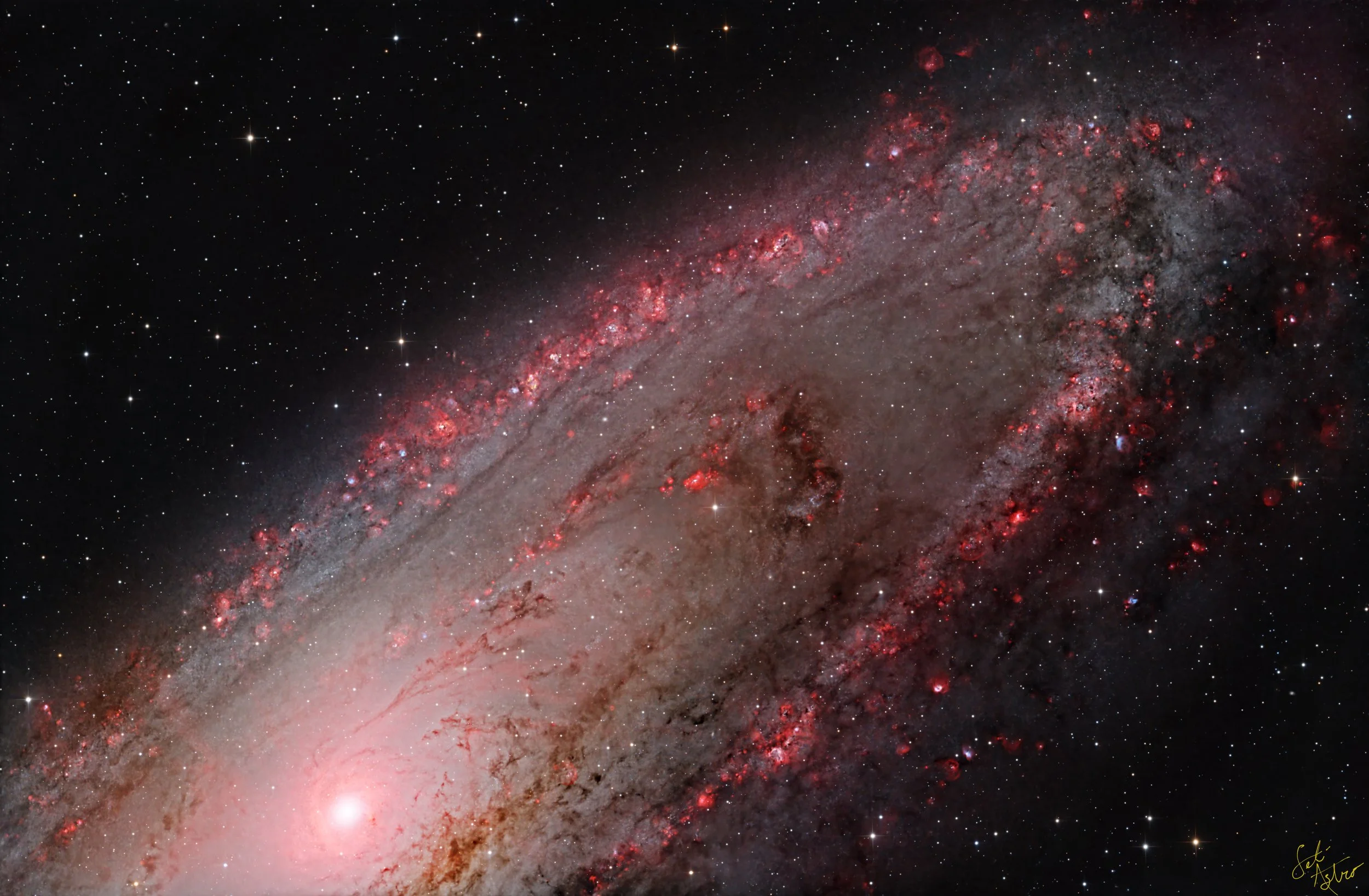Into The Core of Andromeda: 100hrs on a Familiar Target — AAPOD2.COM